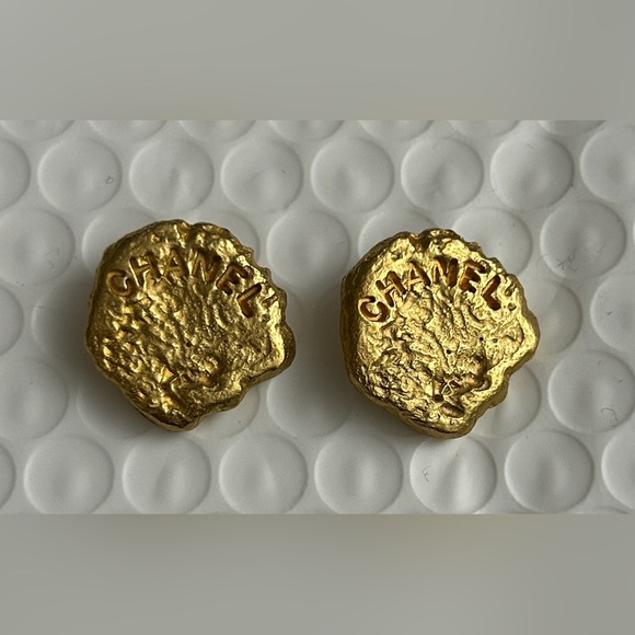CHANEL Accessories - CHANEL vintage Gold Textured buttons set of 2